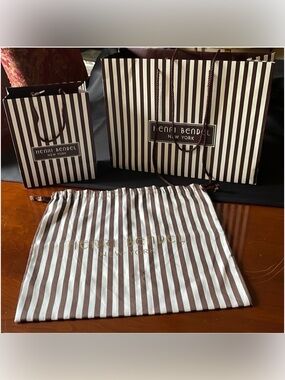 “HENRI BENDEL NEW YORK” BUNDLE OF 3 BAGS.
⭐️SALE TODAY!